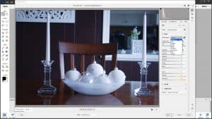 A picture showing how to adjust the white balance in camera raw photos in Photoshop Elements by selecting a preset.
