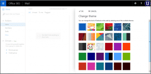 Change the Outlook Web App Theme- Tutorial: A picture of a user changing their Outlook Web App theme.