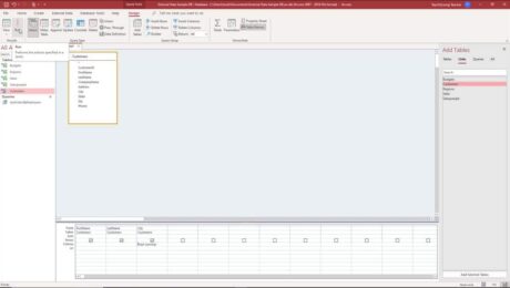 A picture showing how to run a query in Access when it is opened in query design view.